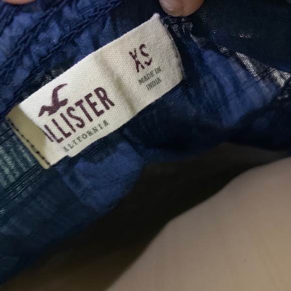 Navy Tropical Hollister Top! - Picture 5 of 5